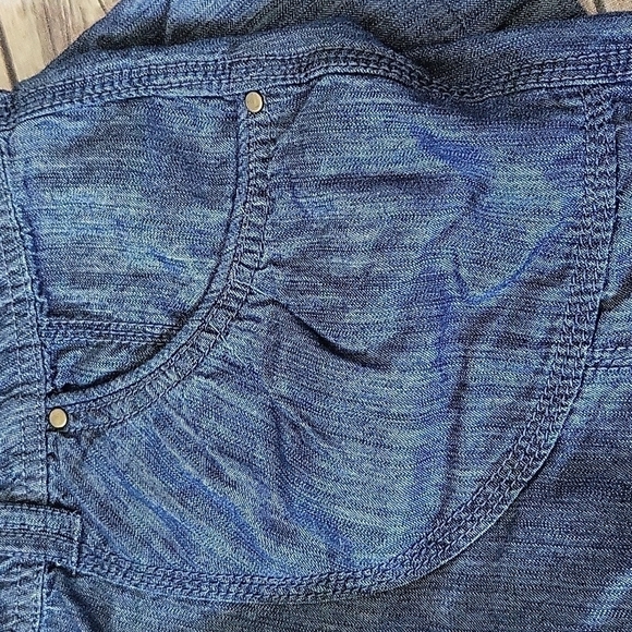 Apt. 9 dark blue cotton blend shorts with cuffs and 5" inseam - Picture 3 of 12